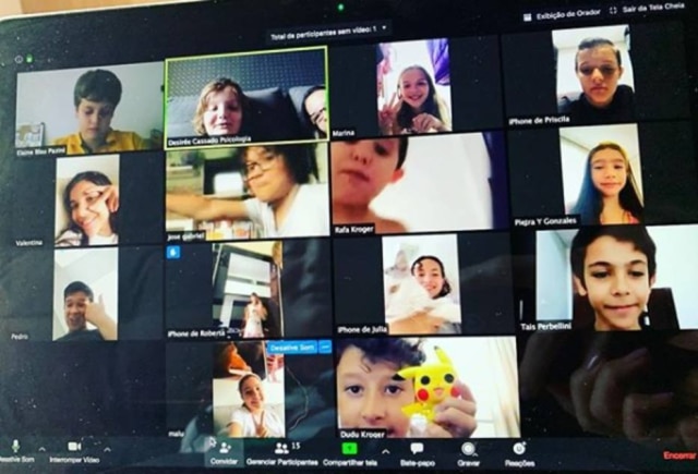 Instagram / @desirreecassado Crianças de 10 a 12 anos se reuniram por webcam para matar as saudades.