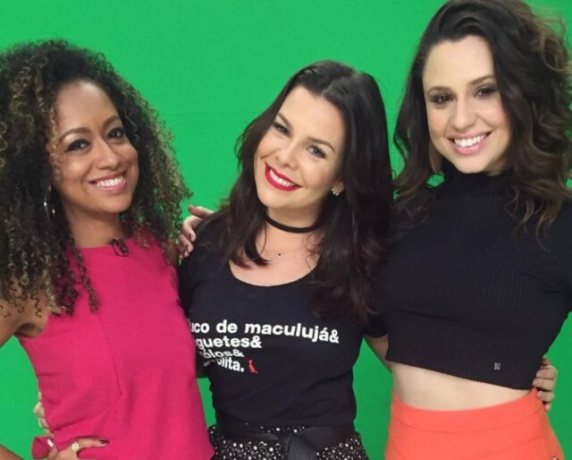 Reprodução/Instagram Fernanda Souza posta foto com colegas de elenco de 'Chiquititas'.