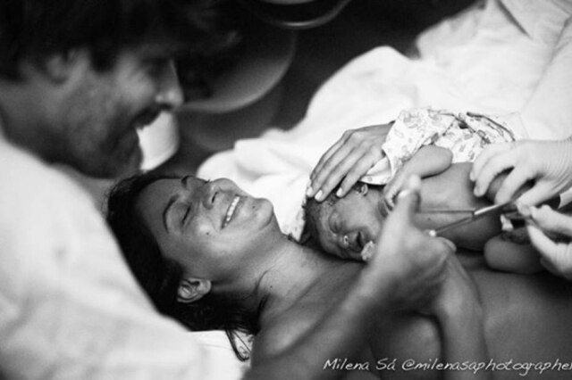 Instagram / @castrocarol Carol Castro e sua filha, Nina
