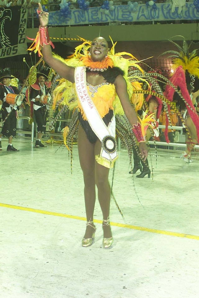 Armando Favaro / Estadão Jorge Lafond como 'madrinha de bateria' da Unidos de São Lucas, em 2002.