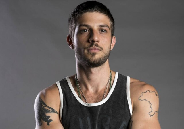 Globo/João Miguel Júnior/Divulgação Na novela 'Segundo Sol', Chay Suede interpreta Ícaro, um garoto de programa.