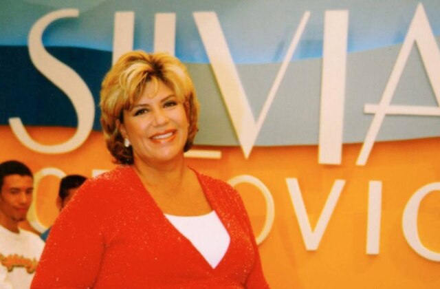Arquivo / Estadão A apresentadora Silvia Poppovic à frente de seu programa no começo dos anos 2000.