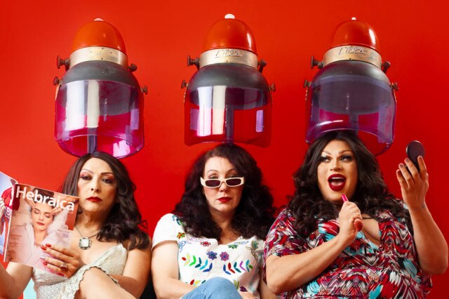 Estúdio DUOO Personagens do espetáculo 'Les Girls - Uma Diva Perto de Você', que mistura teatro e musical com três atrizes trans.