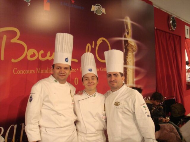 Divulgação Marcelo Pinheiro em 2007 em Lyon, quando ficou em 20º lugar; à direita, o francês David Jobert