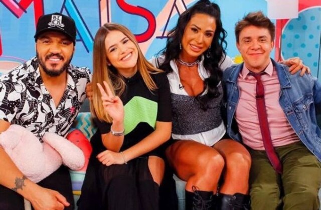 Instagram/@maisa O cantor Belo e a esposa Gracyanne Barbosa no Programa da Maisa Silva, no SBT.