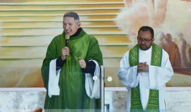Facebook/@padremarcelorossi Padre Marcelo Rossi.