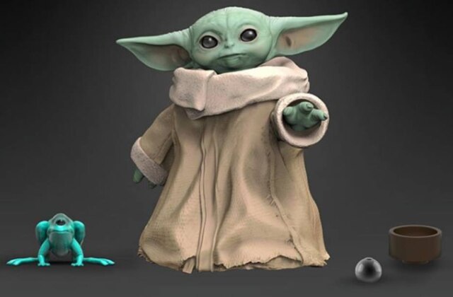 Instagram / @hasbropulse Um dos brinquedos do Baby Yoda lançados pela Hasbro