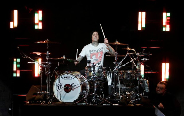 REUTERS/Mario Anzuoni O baterista Travis Barker superou o trauma de voar após sofrer acidente em 2008.