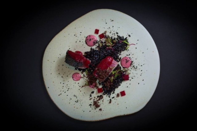 Raphael Criscuolo Degrade de atum com arroz negro tostado Karú