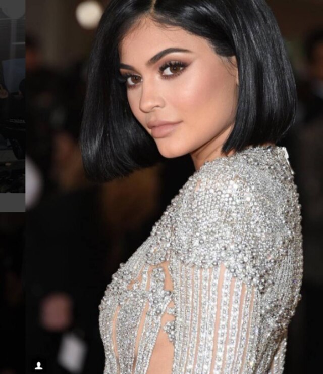 Reprodução/Instagram Kylie Jenner no MET Gala 2016, sem Tyga.