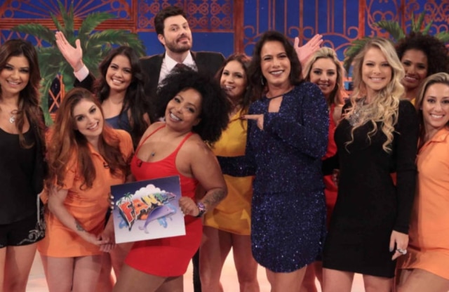 Bang Showbiz Apresentadoras do extinto 'Fantasia' participam do programa 'The Noite', do SBT