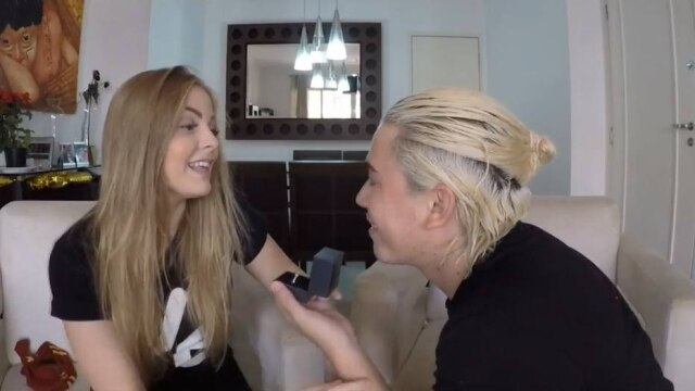 www.youtube.com/user/whinderssonnunes Trecho do vídeo em que Whindersson pede a namorada em casamento.