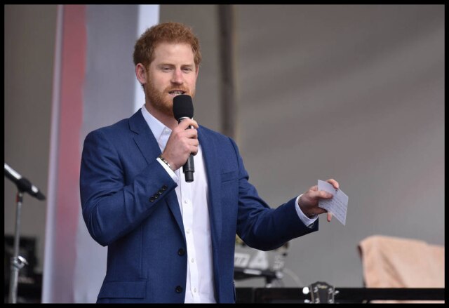 REUTERS/Andrew Parsons/Pool Príncipe Harry disse que ele e seu irmão, William, querem manter o trabalho de rainha Elizabeth nos últimos 60 anos.