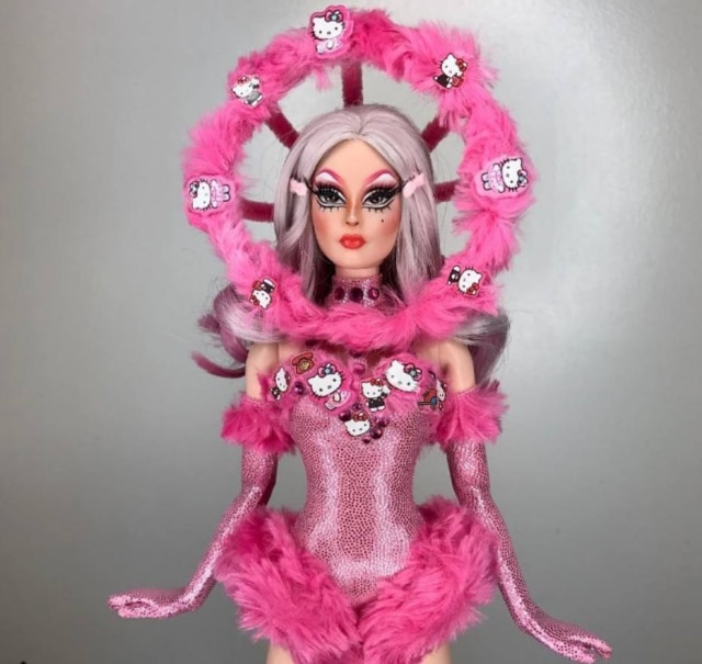 Instagram.com/mark_jonathan_repaints Artista recria look de Violet Chachki, de RuPaul's Drag Race.