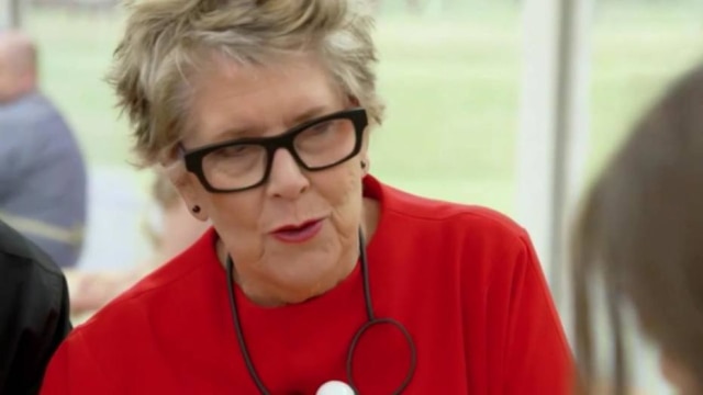 Cena do programa 'The Great British Bake-Off'/Channel 4 A jurada de um famoso reality show britânico revelou quem venceu a temporada antes do programa final ir ao ar e causou fúria no Twitter
