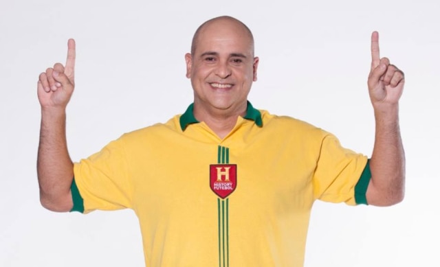 History Channel / Divulgação O ex-goleiro Marcos, vestindo sua camisa de embaixador do canal pago History Channel para a programação de Copa do Mundo.