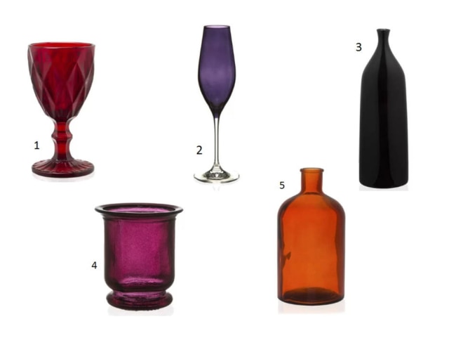 Etna 1- A taça Sophie (R$ 15,99), com capacidade para 230 ml de líquido, é ideal para aproveitar um bom vinho e relaxar no conforto do seu lar. 2- O formato da taça champagne passion (R$19,99) serve para que as borbulhas sejam mantidas por mais tempo. Ela tem capacidade para 210 mil e é feita com vidro de alta qualidade. 3- A garrafa decorativa oval (R$ 149,99) é fabricada em cerâmica na cor preta e possui acabamento fino. Com 52 cm de altura, ela é perfeita para ser usada em mesas laterais e aparadores ou diretamente no chão. 4- O porta-vela San Miguel roxo (R$19,99), de 6cmx7cm, é produzido em vidro reciclado e é perfeito para deixar o ambiente mais elegante e agradável. 5- O modelo Botella Retrátil San Miguel (R$ 79,99), com 22cmx12cm, é fabricado em vidro laranja. Além de super elegante, é perfeito para deixar o ambiente mais charmoso