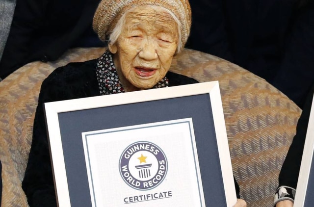 Takuto Kaneko / Kyodo News via AP Kane Tanaka, de 118 anos, não participará do revezamento da tocha olímpica.