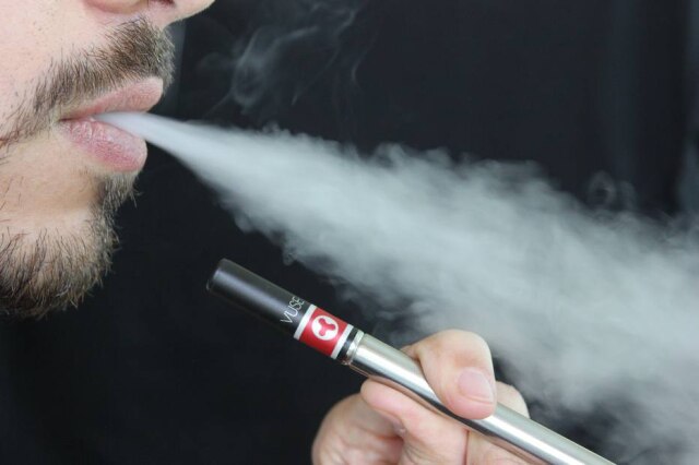 lindsayfox/Pixabay O cigarro eletrônico não é uma alternativa comprovada para se parar de furmar; produto é proibido pela Anvisa.