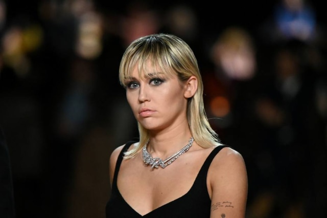 Idris Solomon/ Reuters A cantora Miley Cyrus desfilou para a grife Marc Jacobs durante a New York Fashion Week, em fevereiro