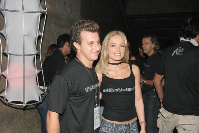 Samir Baptista/ Estadão Os apresentadores Angélica e Luciano Huck, São Paulo, SP. 21/02/2006.