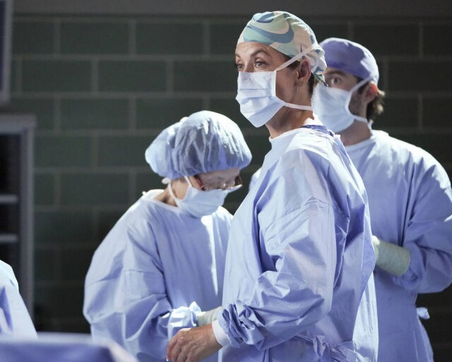 Sonny Channel Após ser acusada de mentir sobre histórico médico, roteirista de Grey's Anatomy é colocada em licença administrativa.