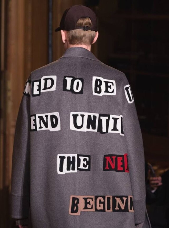 Reprodução/Facebook Valentino outono inverno 2017 em Paris.