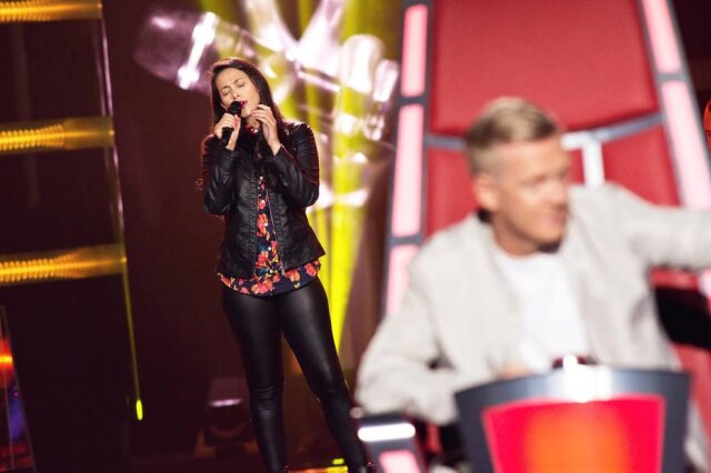 Saku Tiainen/Divulgação Iara se apresenta no 'The Voice Finlândia'