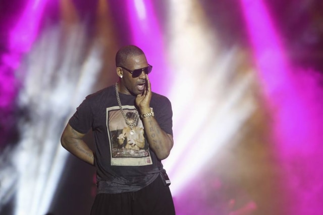REUTERS/Andrea de Silva O rapper R. Kelly está sendo acusado de manter mulheres presas em espécie de 'culto'.