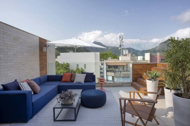 MCA Estúdio Cobertura conta com uma área gourmet e piscina: ótimo para passar vários dias da quarentena em pleno conforto