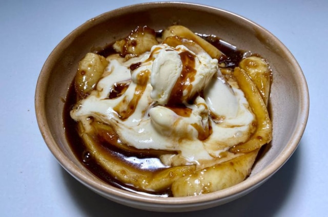 Patrícia Ferraz/Estadão/Cerâmica Muriqui Banana com caramelo de mascavo e cachaça.