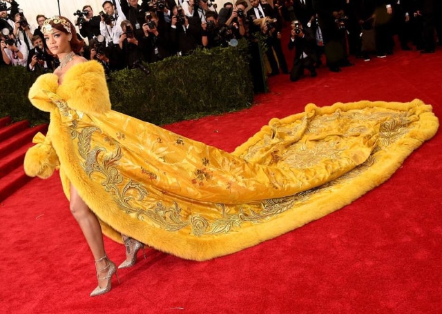 AFP Rihanna usa vestido criado pela estilista chinesa Guo Pei