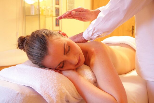 Pixabay / rhythmuswege Conheça cinco tipos de massagens que fortalecem a imunidade corporal e mantêm o organismo mais forte e protegido.