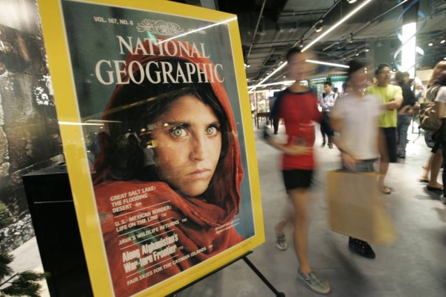 Joel Boh/Reuters A editora-chefe da revista 'National Geographic' assinou um editorial na edição de abril mostrando os resultados de um estudo admitindo que as reportagens da publicação tinham teor racista até a década de 1970