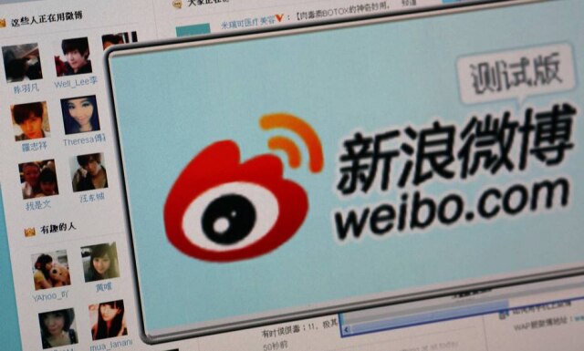 Stringer/Reuters/Files A rede social chinesa Weibo causou revolta ao proibir conteúdos LGBT na plataforma e reavaliou a decisão após pressão do governo