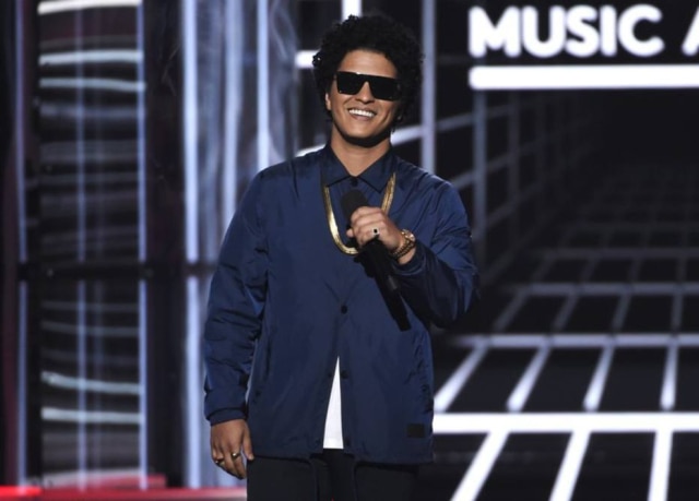Chris Pizzello/ AP Bruno Mars se apresenta no prêmio Billboard Music Awards, em maio