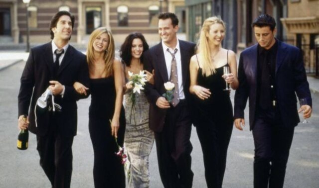Reprodução/ NBC Universal Elenco original de 'Friends' fatura US$ 20 milhões por ano graças à reprises.