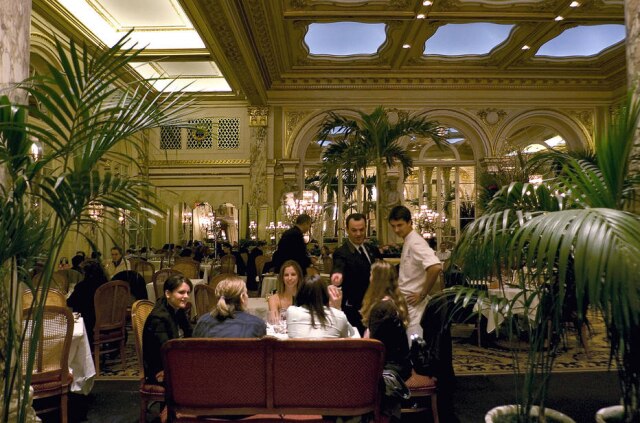 Claudio Versiani The Palm Court, bar e restaurante do hotel The Plaza.