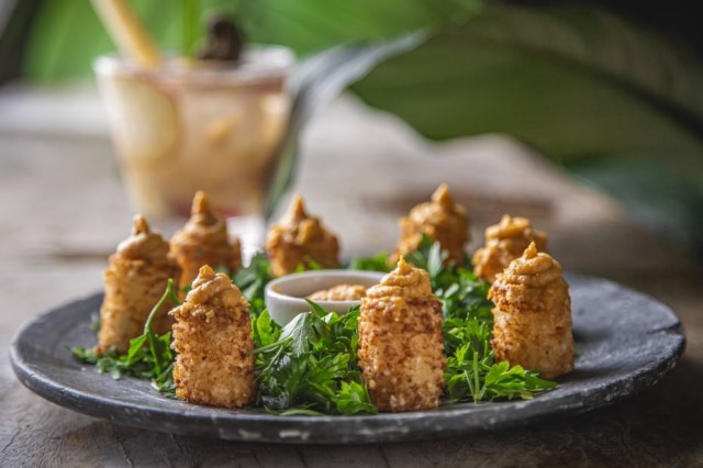 Capim Santo Churros de tapioca com vatapá no menu do novo Capim Santo