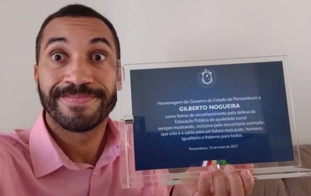 Instagram/ @gilnogueiraofc Gil do Vigor ganhou uma placa de homenagem do seu estado natal