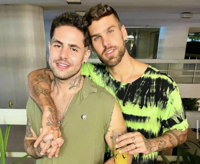 Instagram/@rodrigowm O modelo Rodrigo Malafaia e o noivo Leandro Buenno se casarão nesta sexta-feira