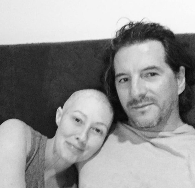 Reprodução/Instagram Shannen Doherty com seu marido.
