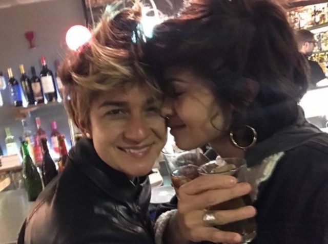 Instagram/@nandacostareal Nanda Costa publicou foto com sua namorada, a cantora Lan Lanh.