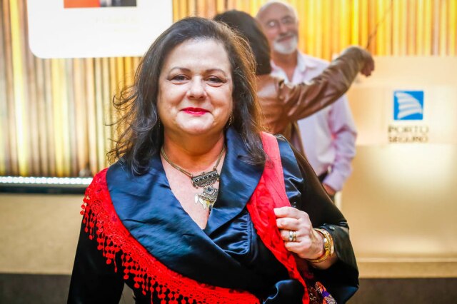 Edson Lopes Jr./Divulgação Angela Barbour é artista visual e bioquímica