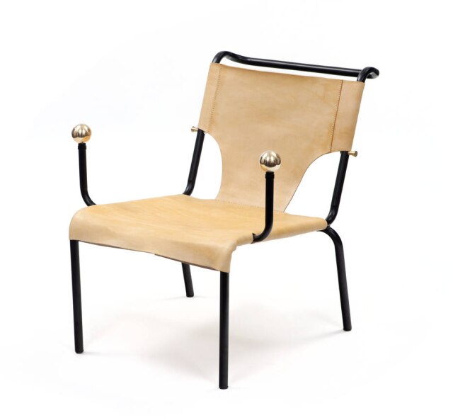 Lina Bo Bardi Cadeira com Bola de Latão, de Lina Bo Bardi