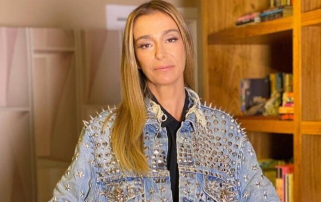 Instagram/ @monicamartelli Mônica Martelli usa jaqueta de Paulo Gustavo no 'Saia Justa'