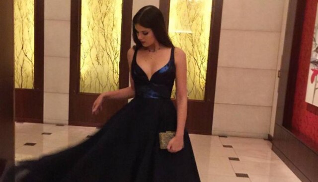 Reprodução/Instagram Camila Queiroz foi com 'vestido princesa' ao Emmy Internacional.