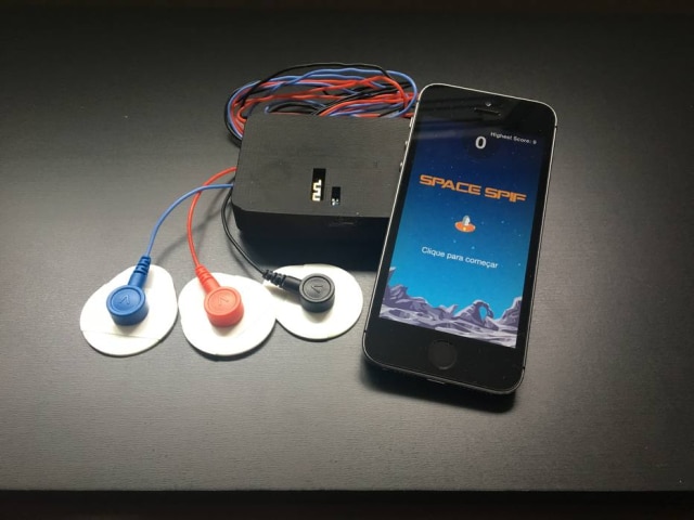 Marcelo Pirk/Divulgação Por meio de sensores, o Mobile Biofeedback capta os movimentos dos músculos e fazem o jogo funcionar.