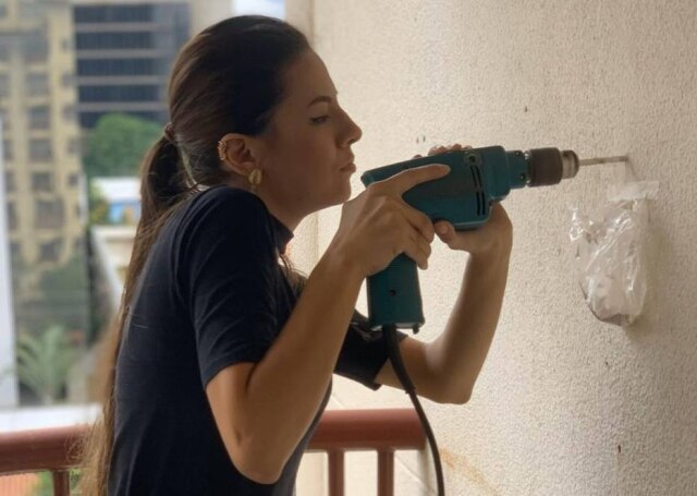 Foto cedida por Juliana Padilla Juliana Padilla oferece desde instalação de prateleiras, suportes e afins até reparos hidráulicos e elétricos.