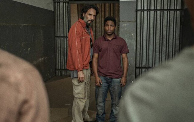 Alien Arruda/ Netflix Rodrigo Santoro e Christian Malheiros em 7 Prisioneiros